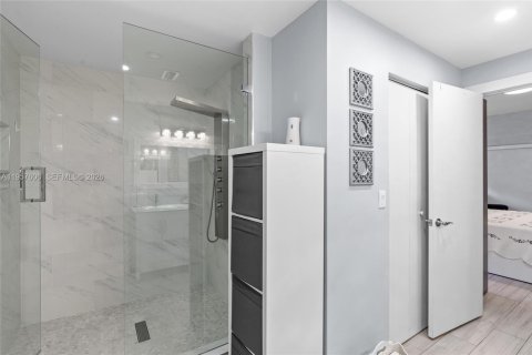 Casa en venta en Pembroke Pines, Florida, 3 dormitorios, 123.65 m2 № 2011338 - foto 19