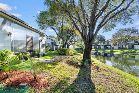 Casa en venta en Pembroke Pines, Florida, 3 dormitorios, 123.65 m2 № 2011338 - foto 30