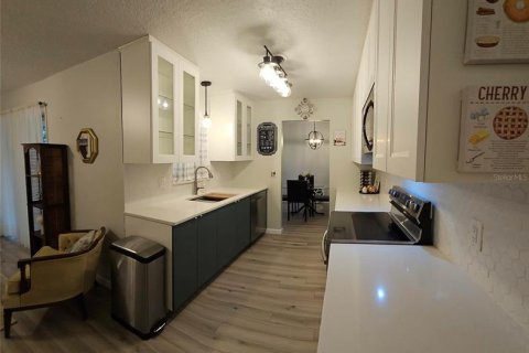 Casa en venta en Altamonte Springs, Florida, 4 dormitorios, 137.96 m2 № 2315214 - foto 9