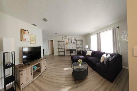 Casa en venta en Altamonte Springs, Florida, 4 dormitorios, 137.96 m2 № 2315214 - foto 3