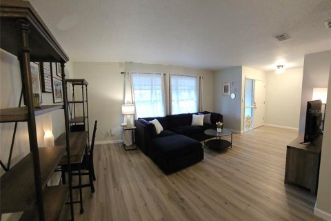 Casa en venta en Altamonte Springs, Florida, 4 dormitorios, 137.96 m2 № 2315214 - foto 4