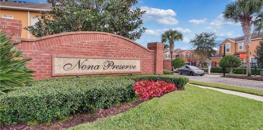 Adosado en Orlando, Florida 3 dormitorios, 162.86 m2 № 1916476