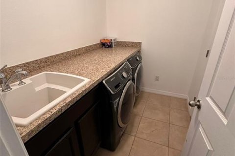 Townhouse in Orlando, Florida 3 bedrooms, 162.86 sq.m. № 1916476 - photo 13