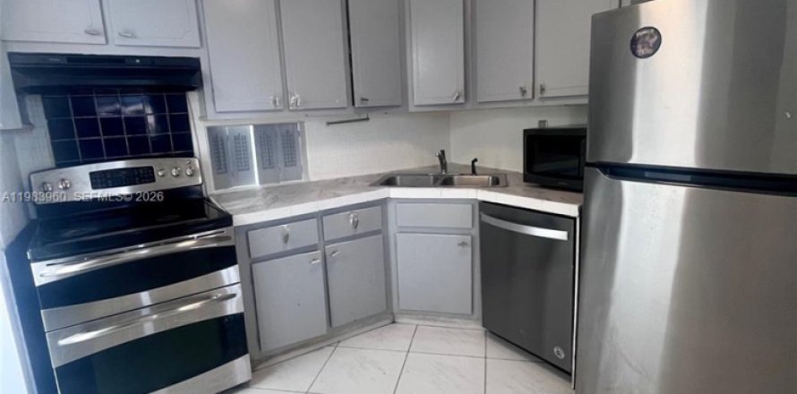 Кондоминиум с 1 спальней в Майами, Флорида № 2045632