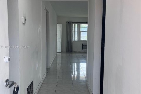 Купить кондоминиум в Майами, Флорида 1 спальня, 88.63м2, № 2045632 - фото 4