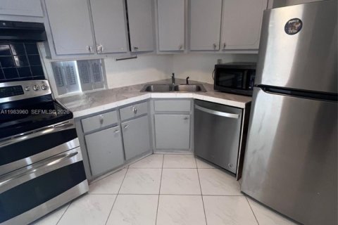 Купить кондоминиум в Майами, Флорида 1 спальня, 88.63м2, № 2045632 - фото 2