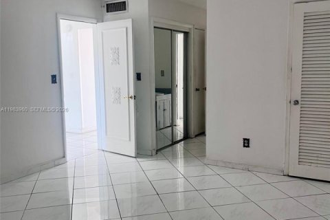 Купить кондоминиум в Майами, Флорида 1 спальня, 88.63м2, № 2045632 - фото 7