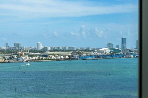 Купить кондоминиум в Майами, Флорида 2 спальни, 117.89м2, № 1956760 - фото 3