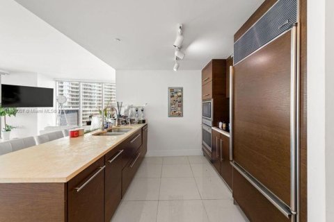 Купить кондоминиум в Майами, Флорида 2 спальни, 117.89м2, № 1956760 - фото 5