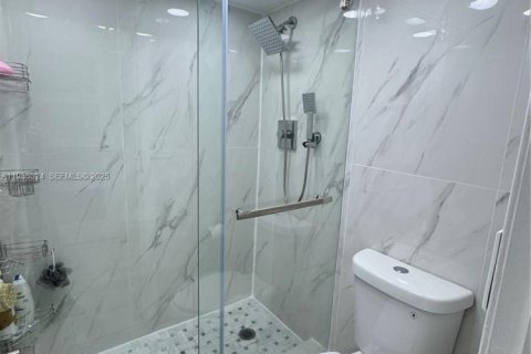 Condominio en venta en Sunny Isles Beach, Florida, 1 dormitorio, 70.79 m2 № 1993661 - foto 14