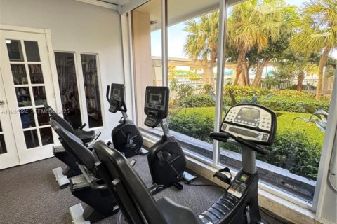 Condominio en venta en Sunny Isles Beach, Florida, 1 dormitorio, 70.79 m2 № 1993661 - foto 27