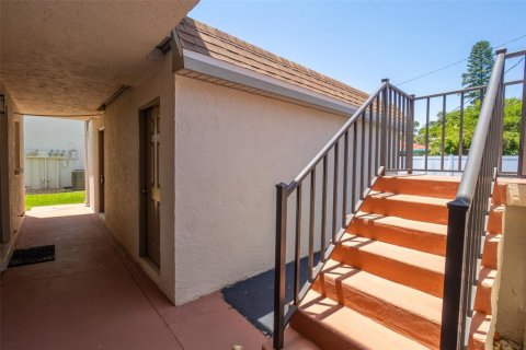 Condo in Cape Canaveral, Florida, 2 bedrooms  № 1736531 - photo 4