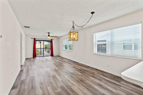 Condo in Cape Canaveral, Florida, 2 bedrooms  № 1736531 - photo 14