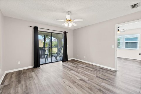 Condo in Cape Canaveral, Florida, 2 bedrooms  № 1736531 - photo 8