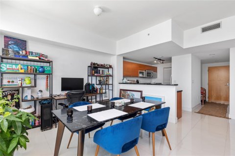 Condo in Miami, Florida, 2 bedrooms  № 1790415 - photo 8