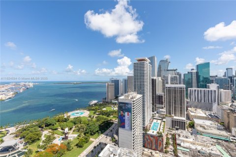 Condo in Miami, Florida, 2 bedrooms  № 1790415 - photo 17