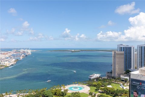 Condo in Miami, Florida, 2 bedrooms  № 1790415 - photo 16