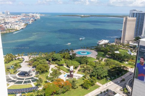 Condo in Miami, Florida, 2 bedrooms  № 1790415 - photo 15