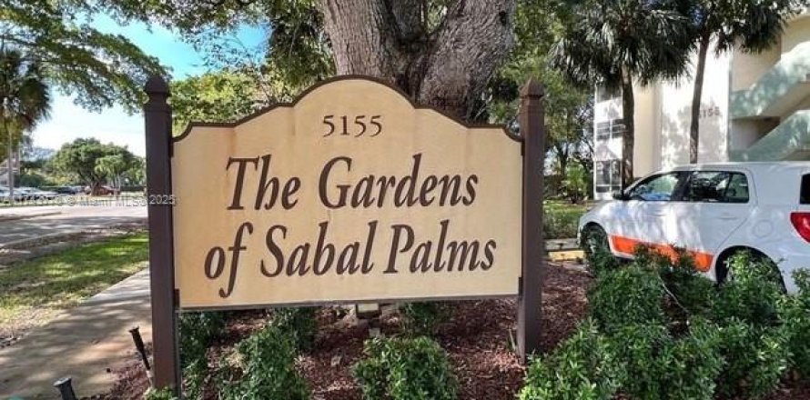 Condo in Tamarac, Florida, 2 bedrooms № 1940575