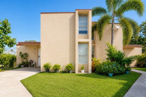Touwnhouse à Miami, Floride 4 chambres, 121.98 m2 № 2155088