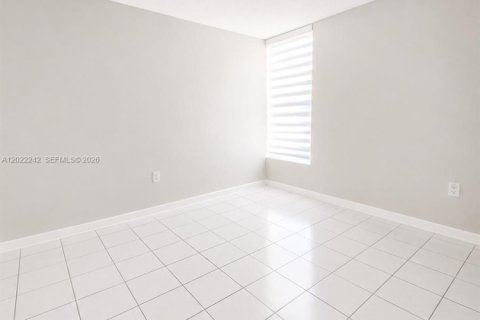 Touwnhouse à louer à Miami, Floride: 4 chambres, 121.98 m2 № 2155088 - photo 9