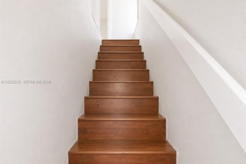 Touwnhouse à louer à Miami, Floride: 4 chambres, 121.98 m2 № 2155088 - photo 7