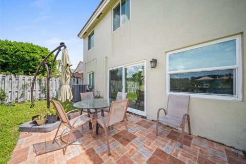 House in Sunrise, Florida 4 bedrooms, 142.05 sq.m. № 1895770 - photo 12
