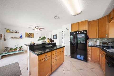 House in Sunrise, Florida 4 bedrooms, 142.05 sq.m. № 1895770 - photo 22