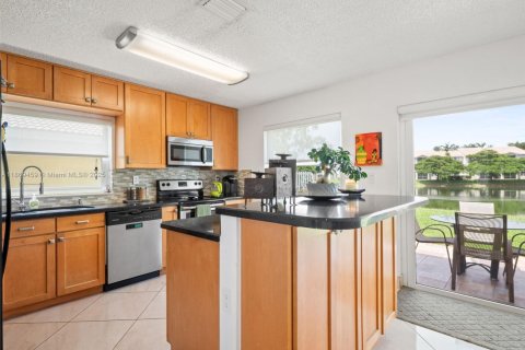 House in Sunrise, Florida 4 bedrooms, 142.05 sq.m. № 1895770 - photo 21