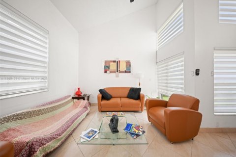 House in Sunrise, Florida 4 bedrooms, 142.05 sq.m. № 1895770 - photo 20