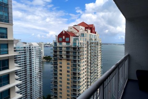 Condo in Miami, Florida, 1 bedroom  № 2002085 - photo 7