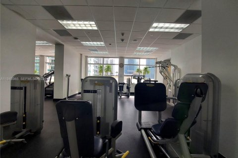 Condo in Miami, Florida, 1 bedroom  № 2002085 - photo 25