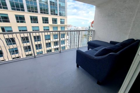 Condo in Miami, Florida, 1 bedroom  № 2002085 - photo 11