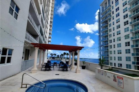 Condo in Miami, Florida, 1 bedroom  № 2002085 - photo 21