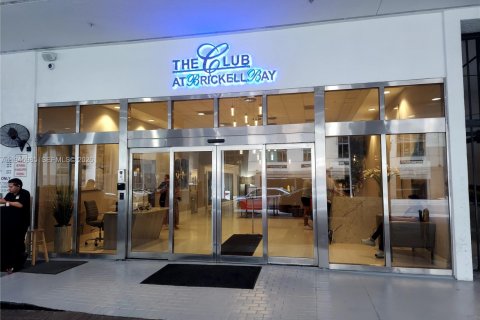 Condo in Miami, Florida, 1 bedroom  № 2002085 - photo 28