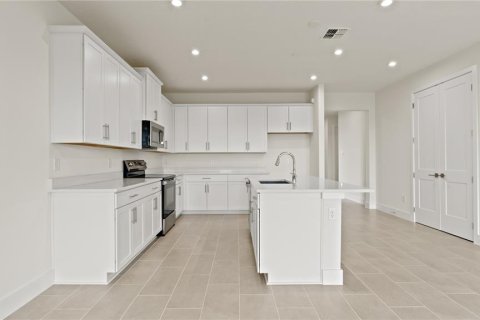 House in Mount Dora, Florida 3 bedrooms, 189.15 sq.m. № 1717377 - photo 8