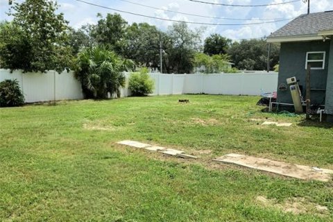 House in Tampa, Florida 5 bedrooms, 191.47 sq.m. № 2156046 - photo 19