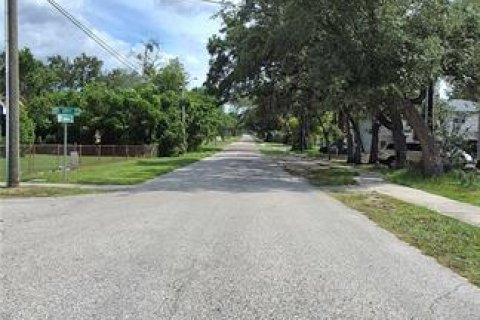 House in Tampa, Florida 5 bedrooms, 191.47 sq.m. № 2156046 - photo 22