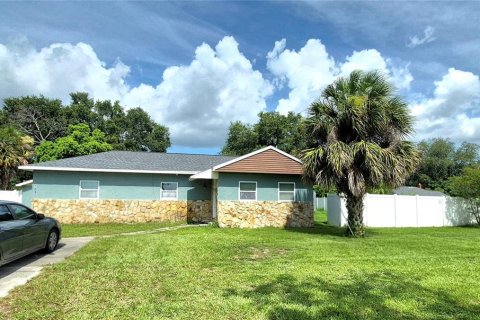 House in Tampa, Florida 5 bedrooms, 191.47 sq.m. № 2156046 - photo 2