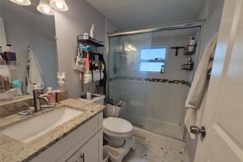 House in Tampa, Florida 5 bedrooms, 191.47 sq.m. № 2156046 - photo 9