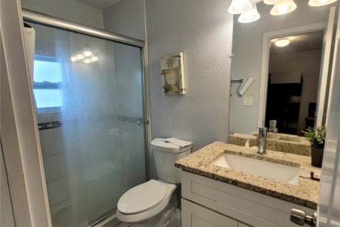 House in Tampa, Florida 5 bedrooms, 191.47 sq.m. № 2156046 - photo 12