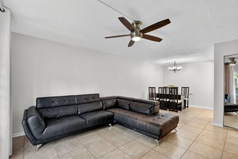 Condominio en alquiler en Deerfield Beach, Florida, 1 dormitorio, 85.93 m2 № 2368469 - foto 10