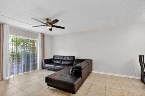 Condominio en alquiler en Deerfield Beach, Florida, 1 dormitorio, 85.93 m2 № 2368469 - foto 9