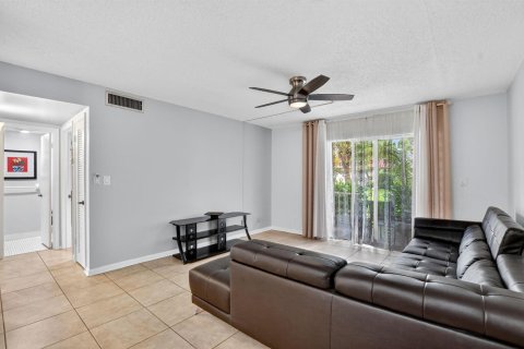 Condominio en alquiler en Deerfield Beach, Florida, 1 dormitorio, 85.93 m2 № 2368469 - foto 8