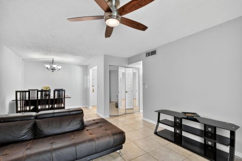 Condominio en alquiler en Deerfield Beach, Florida, 1 dormitorio, 85.93 m2 № 2368469 - foto 11