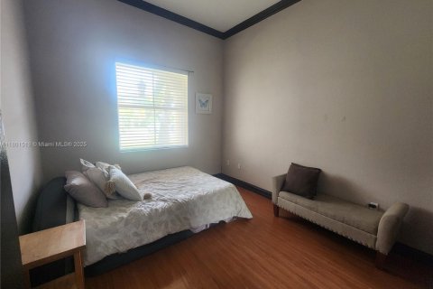 Casa en venta en Miami, Florida, 4 dormitorios, 216.09 m2 № 1728724 - foto 18