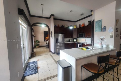 Casa en venta en Miami, Florida, 4 dormitorios, 216.09 m2 № 1728724 - foto 7
