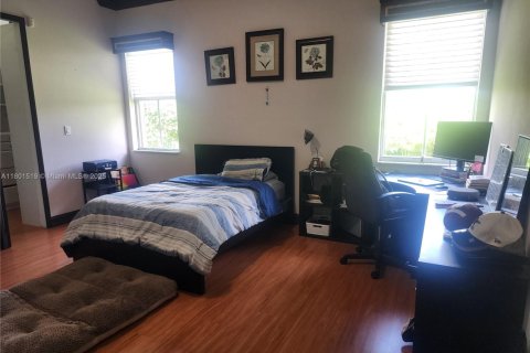 Casa en venta en Miami, Florida, 4 dormitorios, 216.09 m2 № 1728724 - foto 15