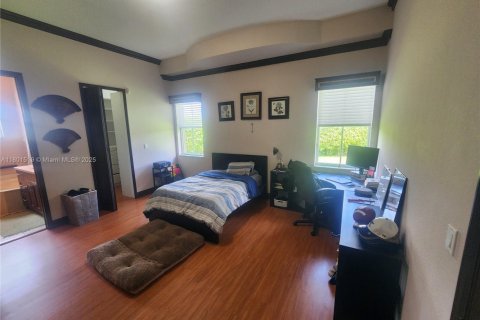 Casa en venta en Miami, Florida, 4 dormitorios, 216.09 m2 № 1728724 - foto 16