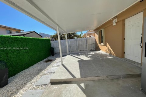 Villa ou maison à Miami, Floride 2 chambres, 120.77 m2 № 1998403